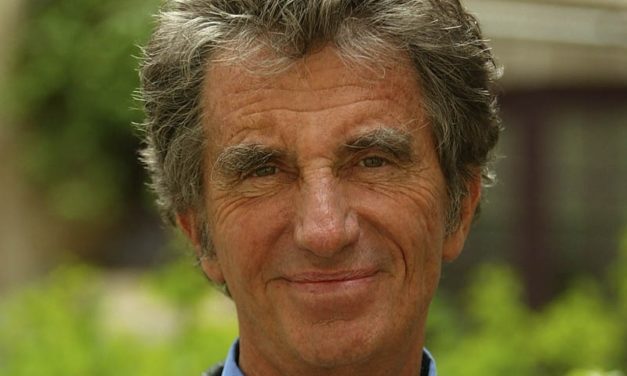 Ecole : Jack Lang remercie les maîtres « qui sont en première ligne, en avant-garde »