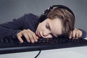 enfant endormi jeu vidéo enfant endormi jeu vidéo