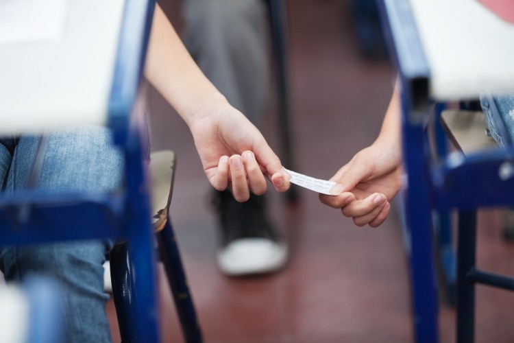 Triche au bac : les sanctions s’intensifient