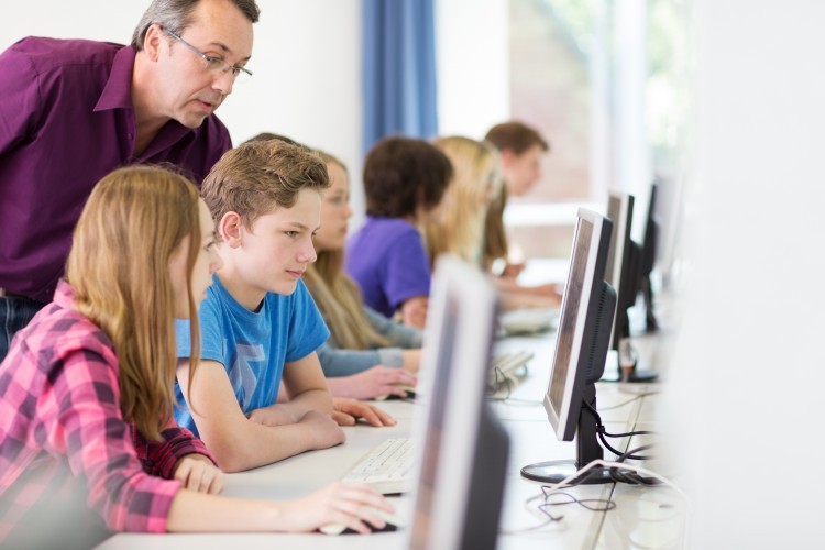 Proposition de loi pour rendre l’enseignement du codage informatique obligatoire à l’école