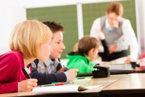 salle de classe professeur primaire