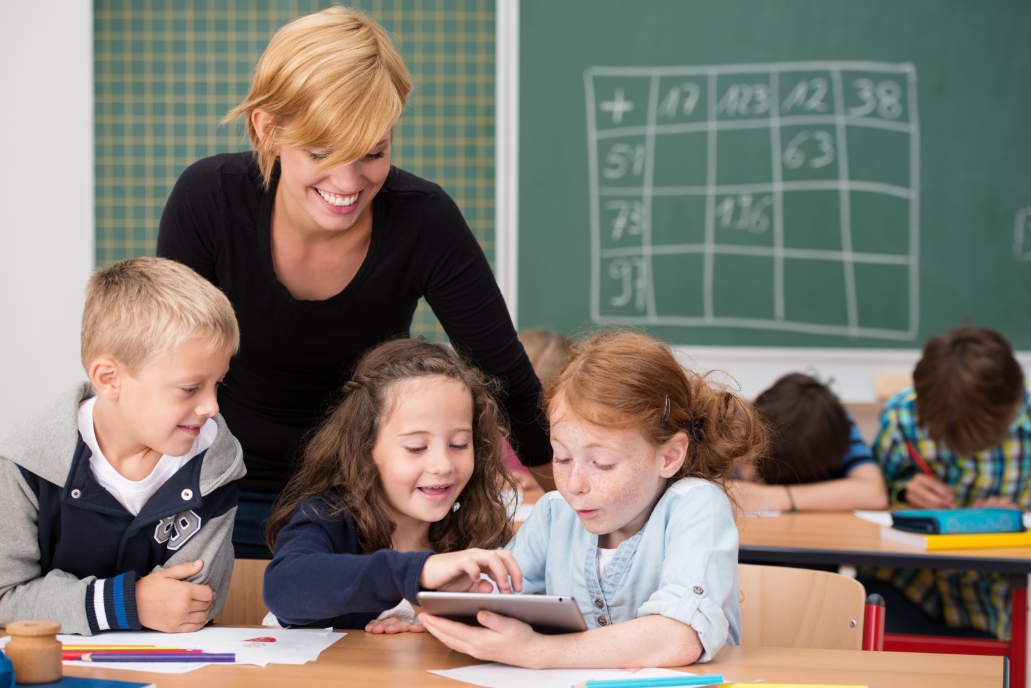 Numérique : « Dès la rentrée 2016, tous les élèves de 5ème seront équipés d’une tablette »