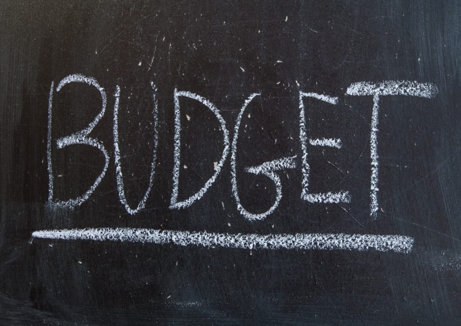 Budget de l’Education nationale 2022 en hausse, prime pour les AED et AESH rejetée