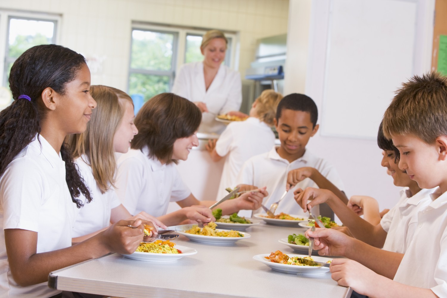 Cantine scolaire : une proposition de loi visant à garantir l’accès pour tous