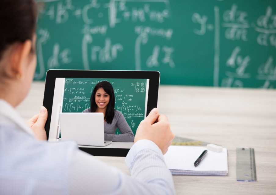 MOOC : 530 000 inscrits sur FUN, mais seuls 10 % complètent leur cours