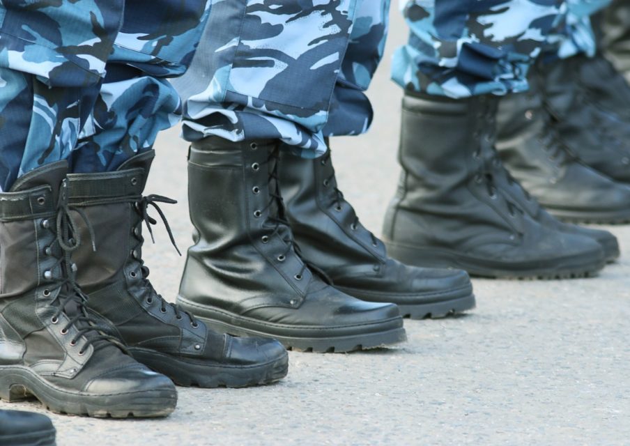 Décrocheurs scolaires : un « service militaire adapté » proposé par Sarkozy