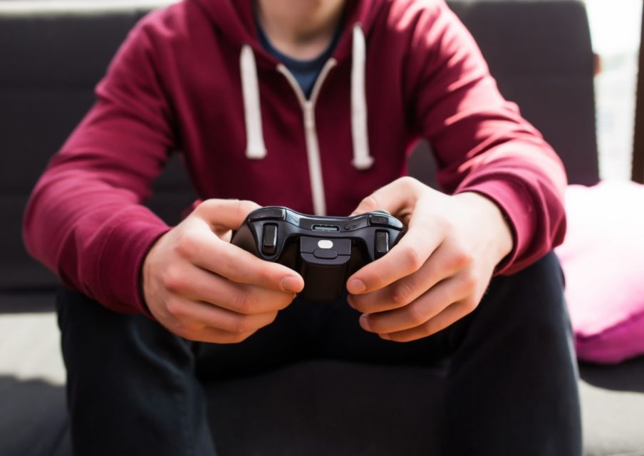 Les élèves qui jouent aux jeux vidéos ont de meilleures notes (étude australienne)