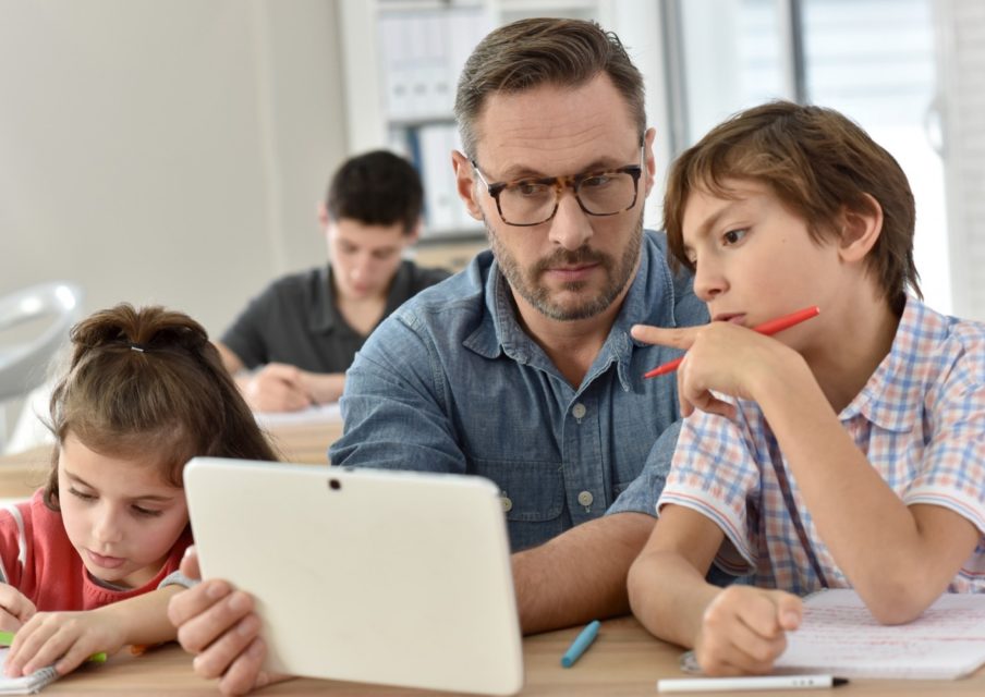 L’Education nationale signe un partenariat avec Atos et Unowhy