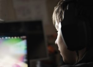 Boy with headphones © Fotolia