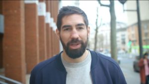 Nikola Karabatic joue le rôle du "grand frère" pour aider les collégiens à comprendre la laïcité (photo : capture d'écran YouTube)