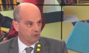 Jean-Michel Blanquer veut "4 000 postes supplémentaires" et "plus de classes dédoublées" (photo : francetv info)