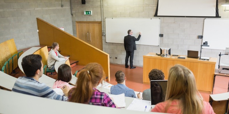 Moins de la moitié des étudiants obtiennent une licence en 3, 4, ou 5 ans