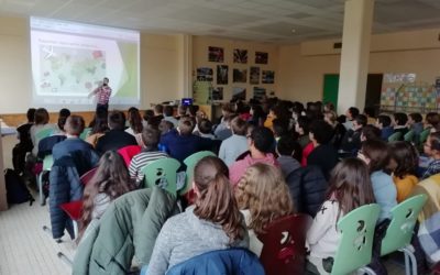 Un tour du monde pour connecter les écoles