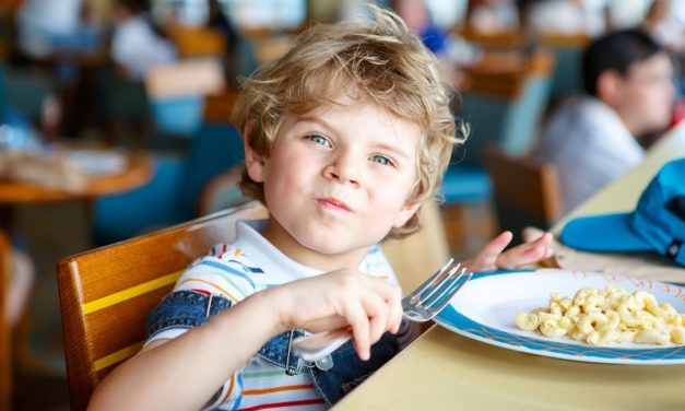 Cantine scolaire : le collectif de parents « Les enfants du 18 mangent ça » se rebelle