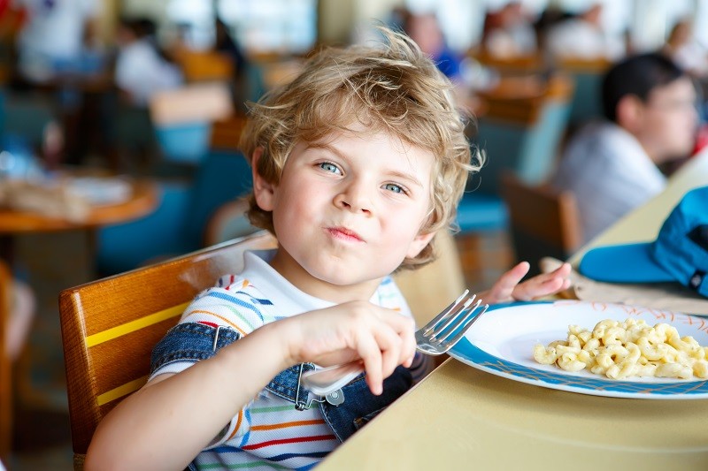 Cantine scolaire : le collectif de parents « Les enfants du 18 mangent ça » se rebelle