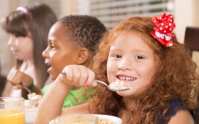 Des petits-déjeuners gratuits à l’école pour lutter contre la pauvreté