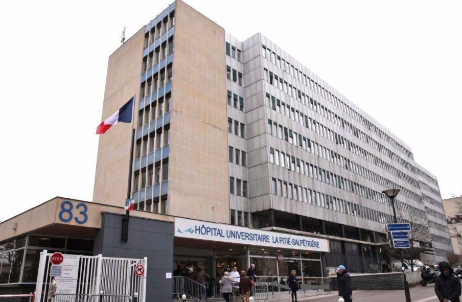 Enseignant décédé du coronavirus : une enquête est en cours pour déterminer l’origine de l’infection