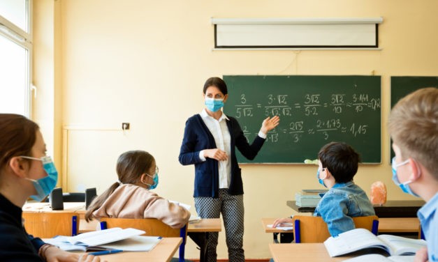 Port du masque : un danger pour les cordes vocales des enseignants ?