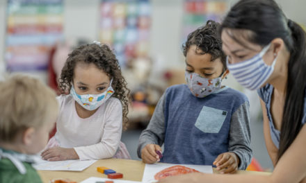 Covid-19 : qu’en est-il du nouveau protocole sanitaire à l’école ?
