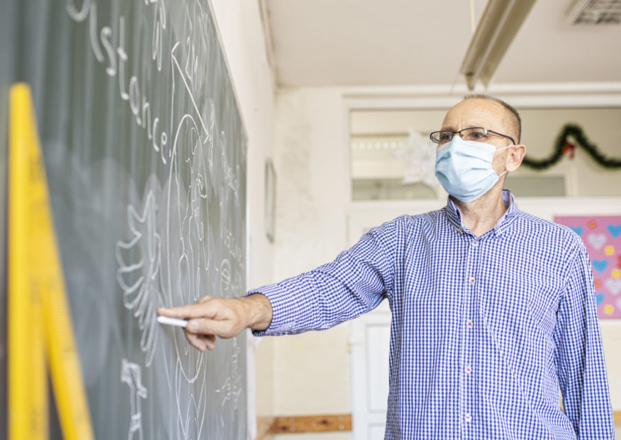 Le protocole sanitaire renforcé dans les écoles pour la rentrée du 2 novembre