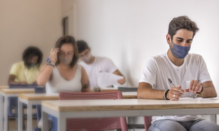 Epreuves écrites de BTS : protocole sanitaire peu respecté et angoisse pour les étudiants