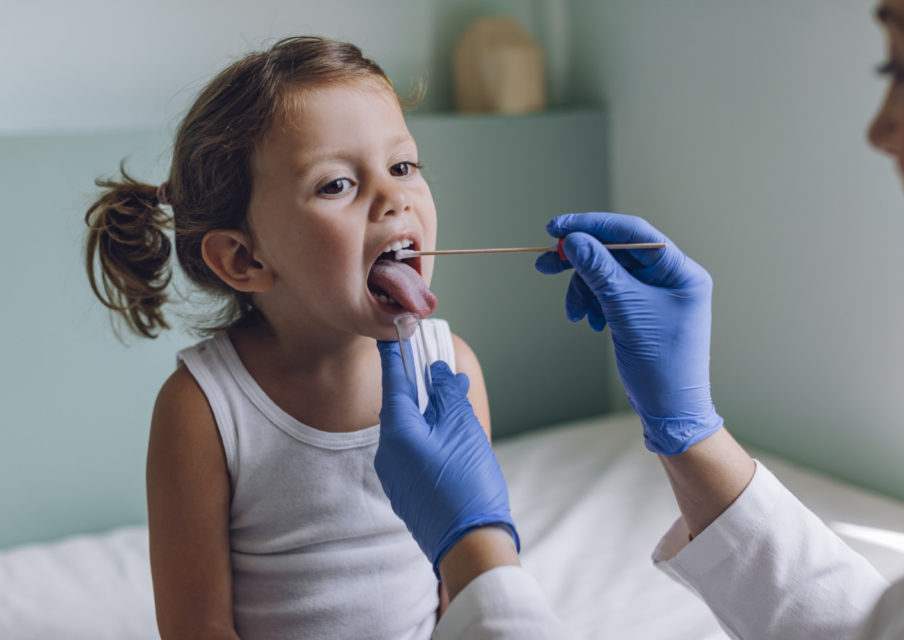 Tests salivaires dans les écoles : « évidemment ils sont réalisés par des personnels de santé ! » (Blanquer)