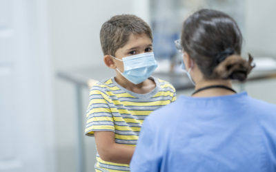 Contaminations Omicron : les élèves positifs reviennent trop tôt