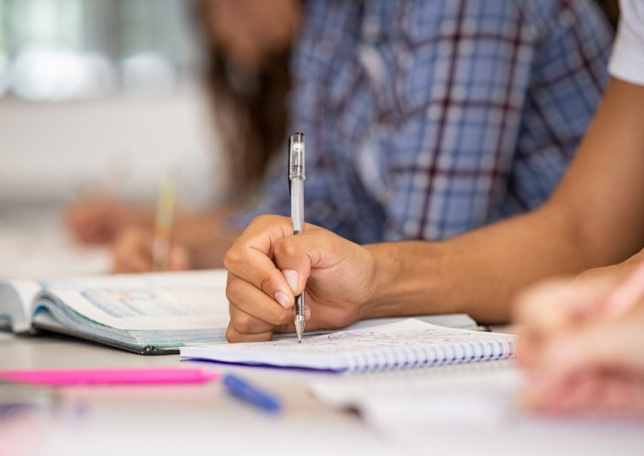 Des stages gratuits de révisions pour collégiens et lycéens