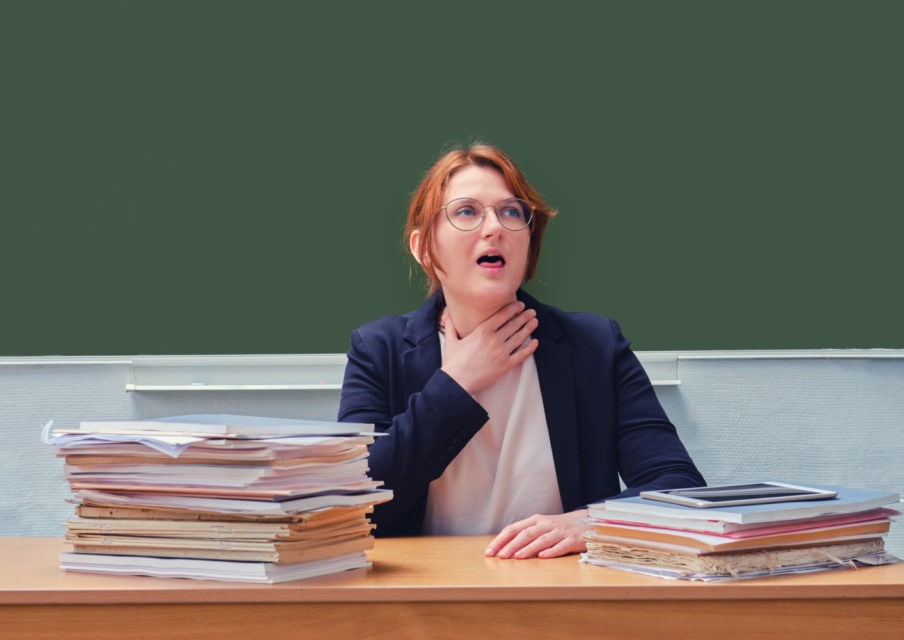 « Enseigner sans parler, c’est possible » : Sophie Defour, professeure de français, réinvente sa pédagogie