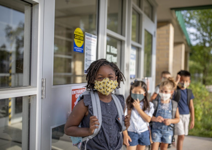 Retour du port du masque à l’école : un impact sur les apprentissages ?