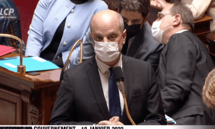 Blanquer à Ibiza : « ça fait bordel, désinvolture et déconnexion »