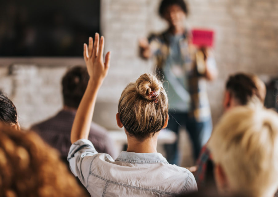 Le ministère lance des écoles de formation continue pour les enseignants et personnels éducatifs