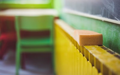 « Un enseignant devant chaque classe ». Quel bilan ?