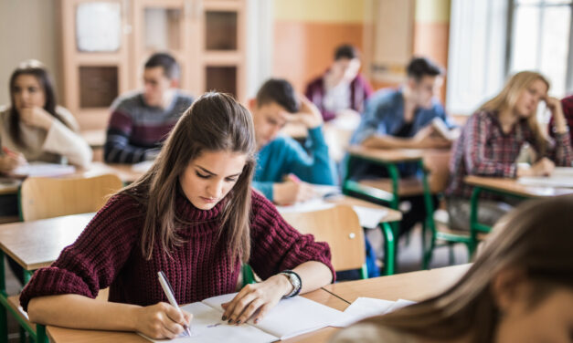 Grèves pendant le bac 2023 : les syndicats ne fléchissent pas