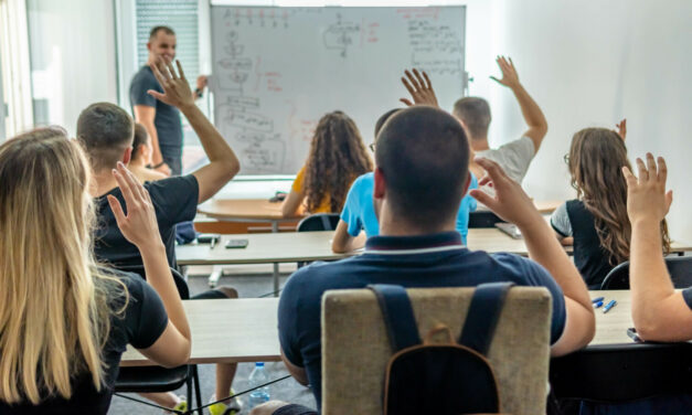 Macron à Saintes pour la réforme du lycée professionnel : ce qu’il faut retenir