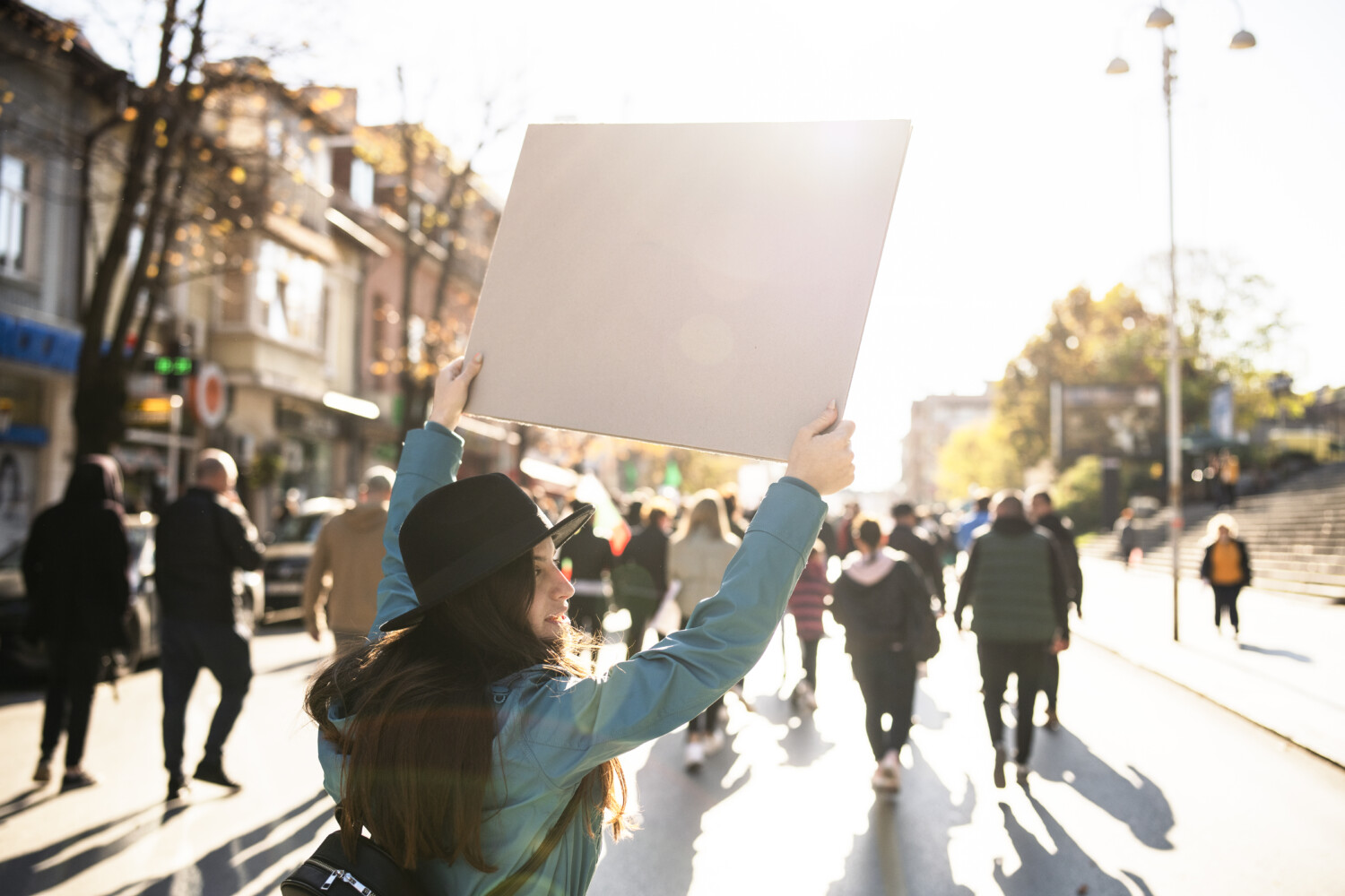 Blocus des lycées : les cinq chantiers de Lecornu pour tenter d’éteindre la colère Woman Protesting On Te Streets