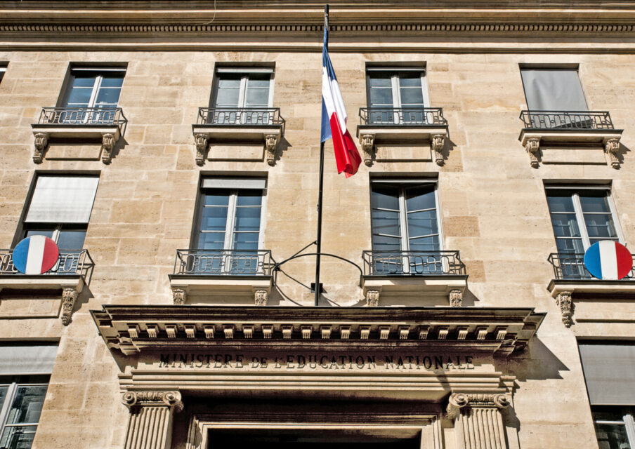 A. Oudéa-Castéra a songé à la démission après la polémique sur la scolarisation de ses enfants