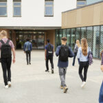 « Déployer un bouclier autour de l’école » : le  nouveau plan de sécurisation des établissements scolaires