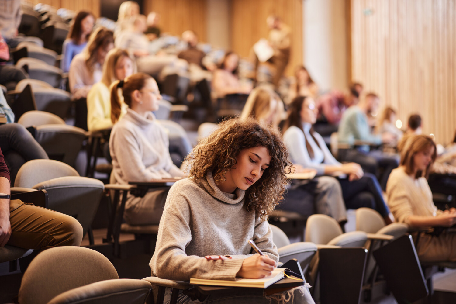 Philippe Baptiste, nouveau ministre chargé de l’Enseignement supérieur et de la Recherche Writing an exam at the university!