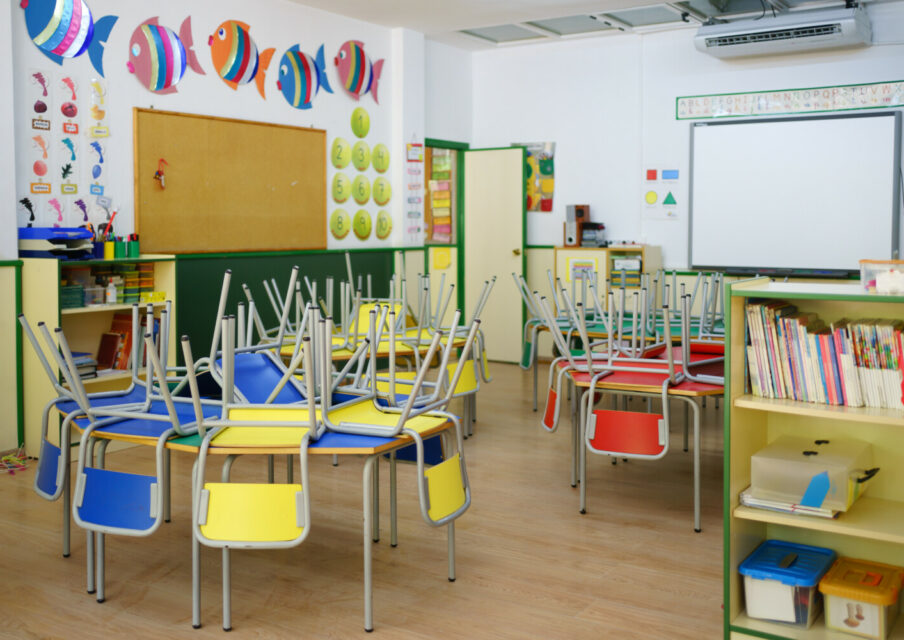 42 000 enfants sans AESH : une situation préoccupante selon le ministre de l’Éducation nationale