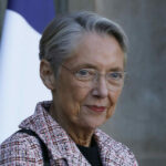 « 14 heures, Elisabeth Borne reconduite ministre de l’Education nationale pendant 14h » !