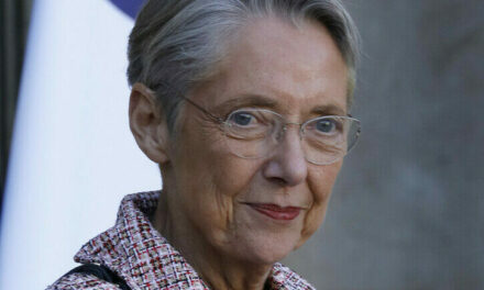 « 14 heures, Elisabeth Borne reconduite ministre de l’Education nationale pendant 14h » !
