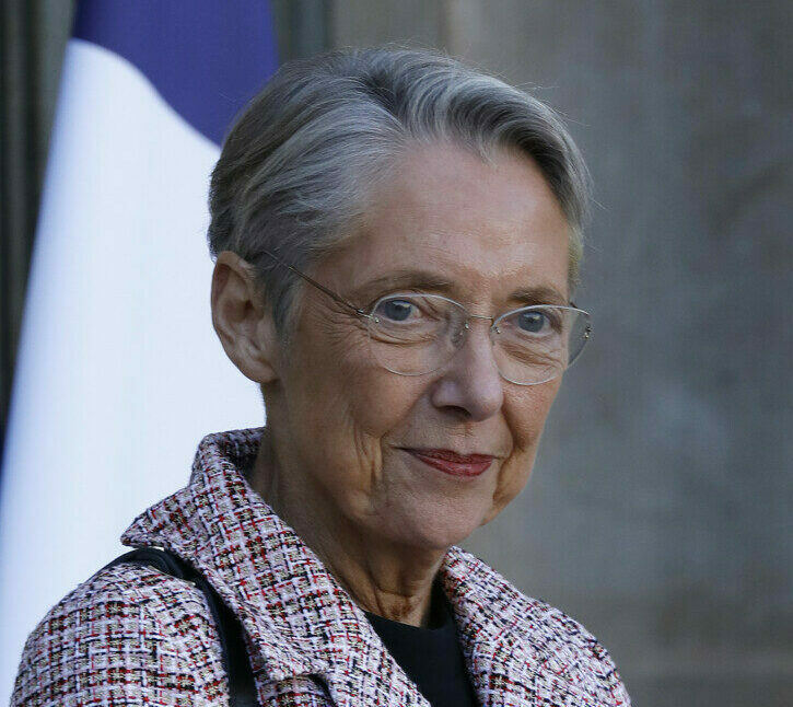 "14 heures, Elisabeth Borne reconduite ministre de l'Education nationale pendant 14h" ! Council Of Ministers Meeting At The Elysee