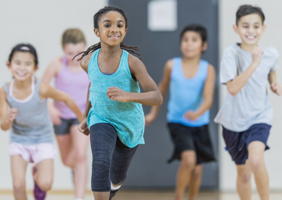 Une évaluation de sport à l’entrée en 6e mise en place par Elisabeth Borne