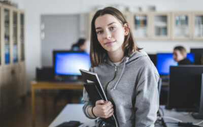 Faible effectif des filles en sciences : la réforme du lycée accusée