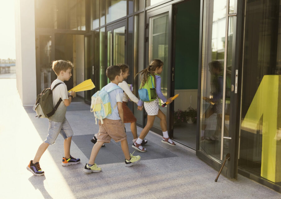 Rentrée scolaire : « l’équivalent de 2500 professeurs manquants », admet Elisabeth Borne