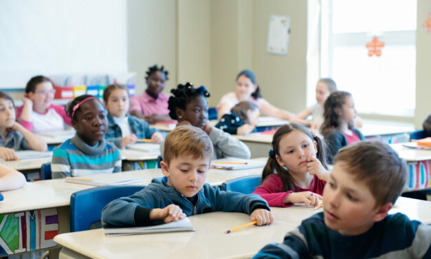 80 % des écoles comportent au moins une classe à plus de 22 élèves