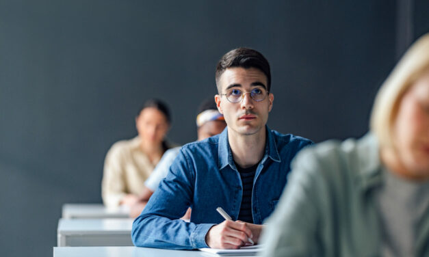 Formation des enseignants : le « fast-track » abandonné au profit d’un nouveau concours, les syndicats inquiets