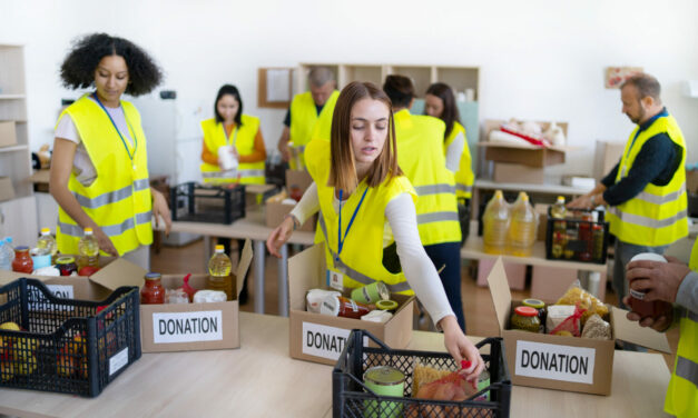 Aider les Restos du cœur au lieu d’être exclus : l’initiative d’un collège pour responsabiliser les élèves