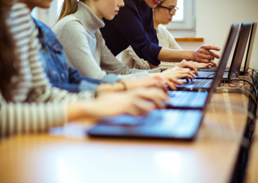 Edouard Geffray annonce la création d’un « Comité d’anticipation en éducation » et la généralisation du parcours « Pix IA »